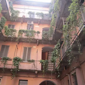 Appartement Charming And Elegant Historic Center Of, Milaan